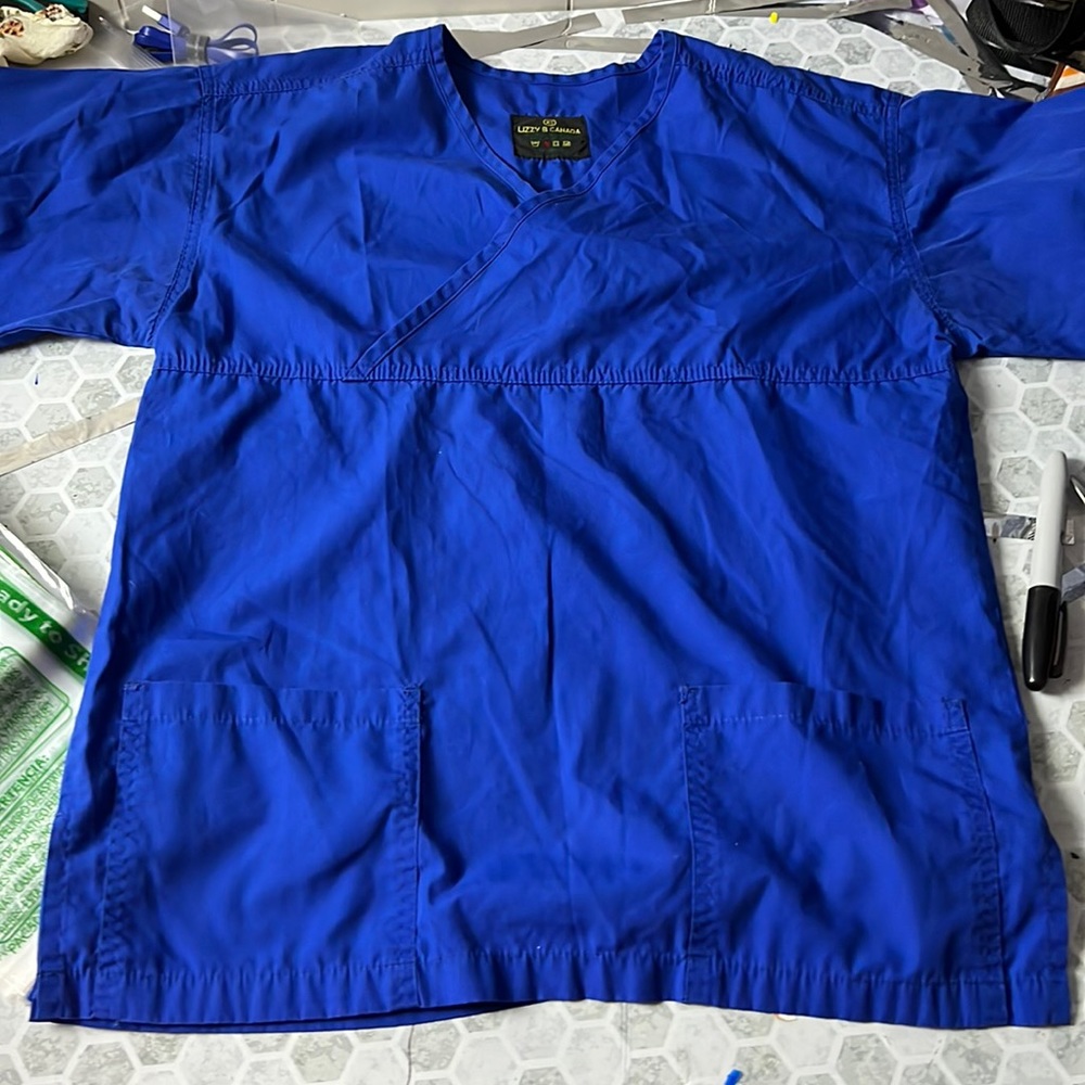Lizzy B Canada XS Blue Short Sleeve V Neck Scrubs Uniform Top